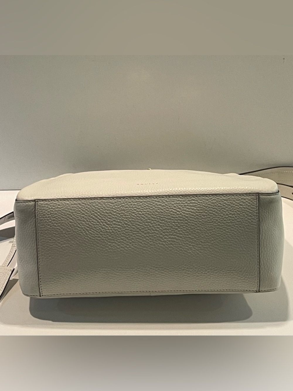 Radley London Brook Avenue Medium Zip Top Shoulder Bag - Picture 4 of 9